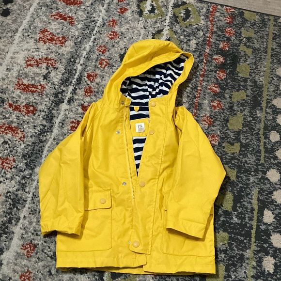 GAP Other - Toddler Gap Rain Coat Yellow size 3T